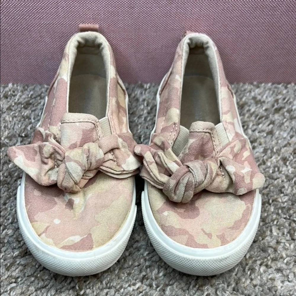 Pink and Cream Slip-On Sneakers with Bow